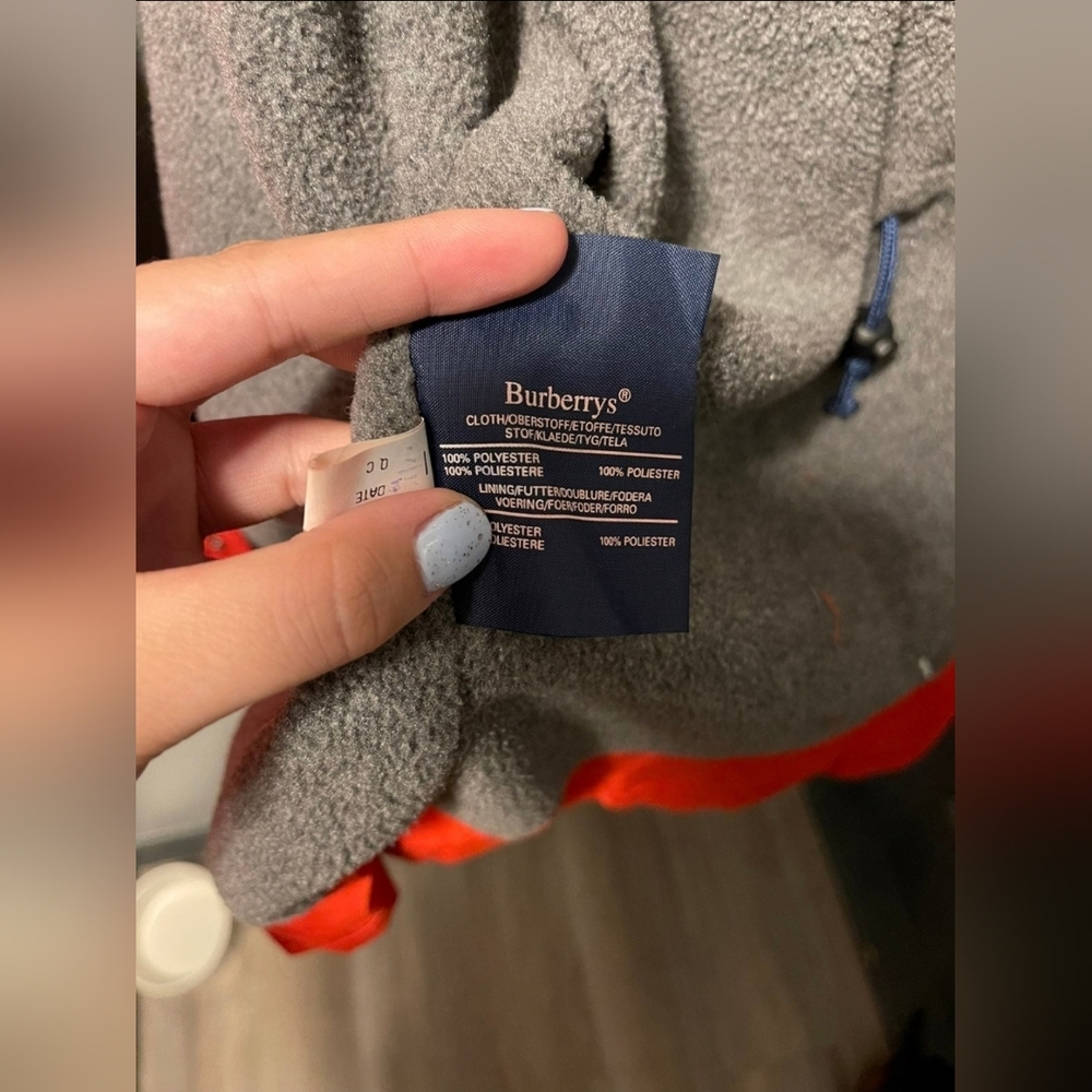 Authentic Burberry Vintage Jacket - Picture 3 of 7